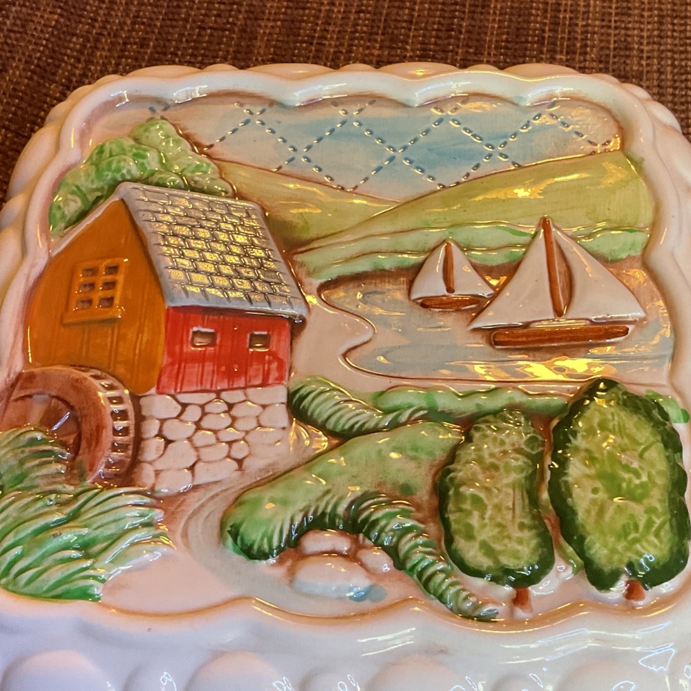 Colorful Ceramic Decorative Box - Picture 3 of 6